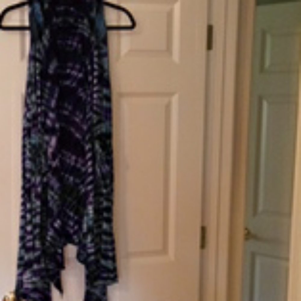 Vest - Picture 3 of 3